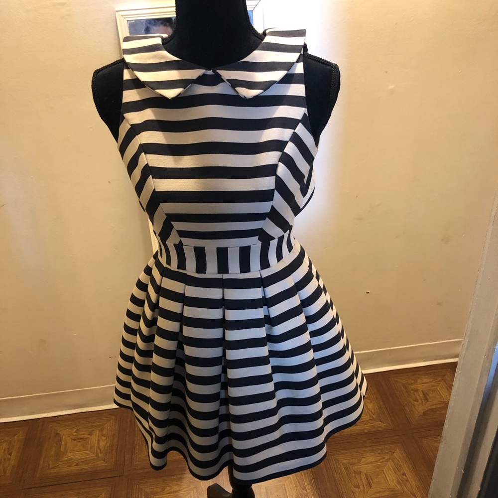 ASOS petite NWOT Beige Black Balloon Dress